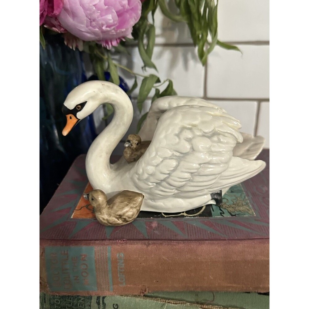Goebel W Germany Swan & Baby Cygnets Figurine  Gerhard Bochmann Signed #3804410